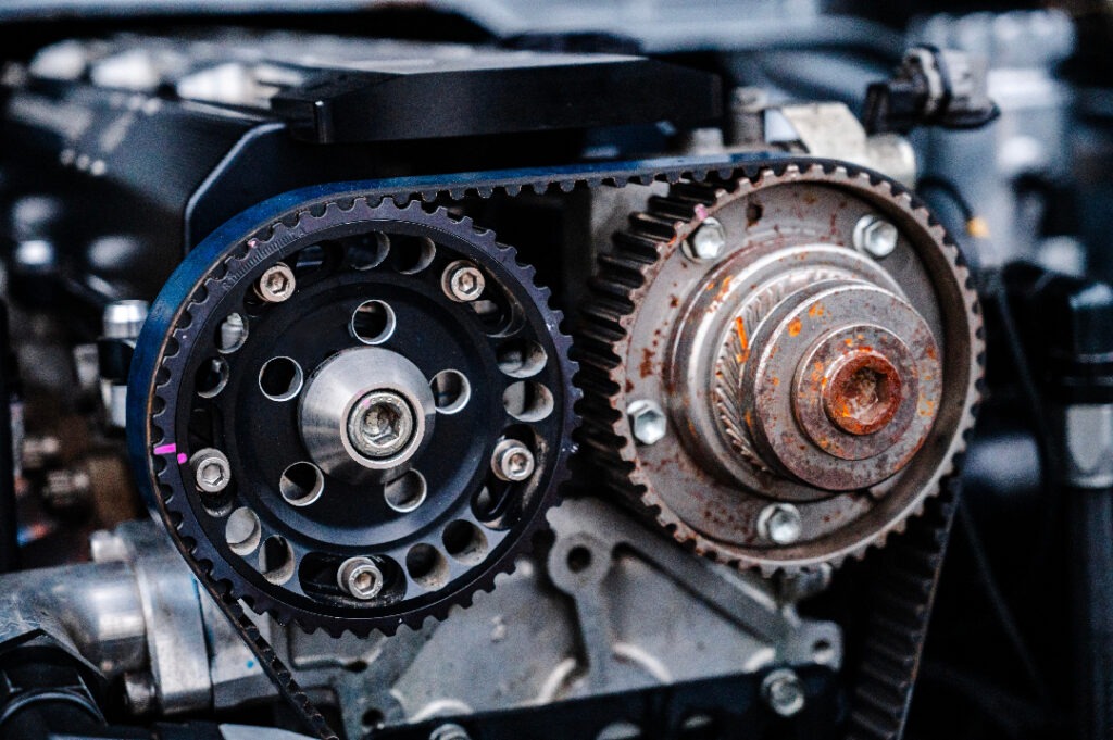 Twin,Cam,Engine,Car,With,Pully,Wheels,And,Cam,Belt.the